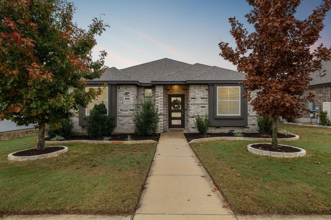 Photo of 1136 Oak Chase WAY