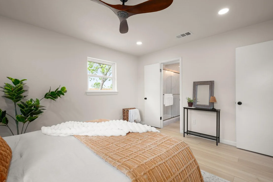 Photo of 1404 Robb LN