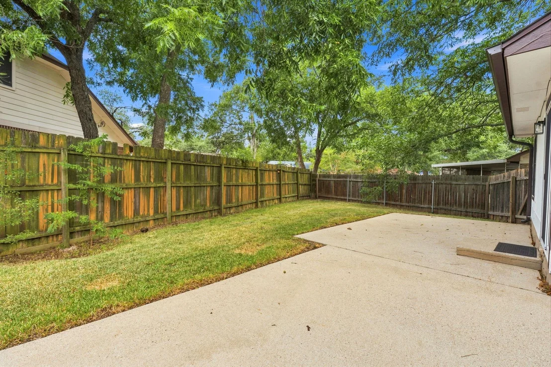 Photo of 6901 Bancroft Woods DR