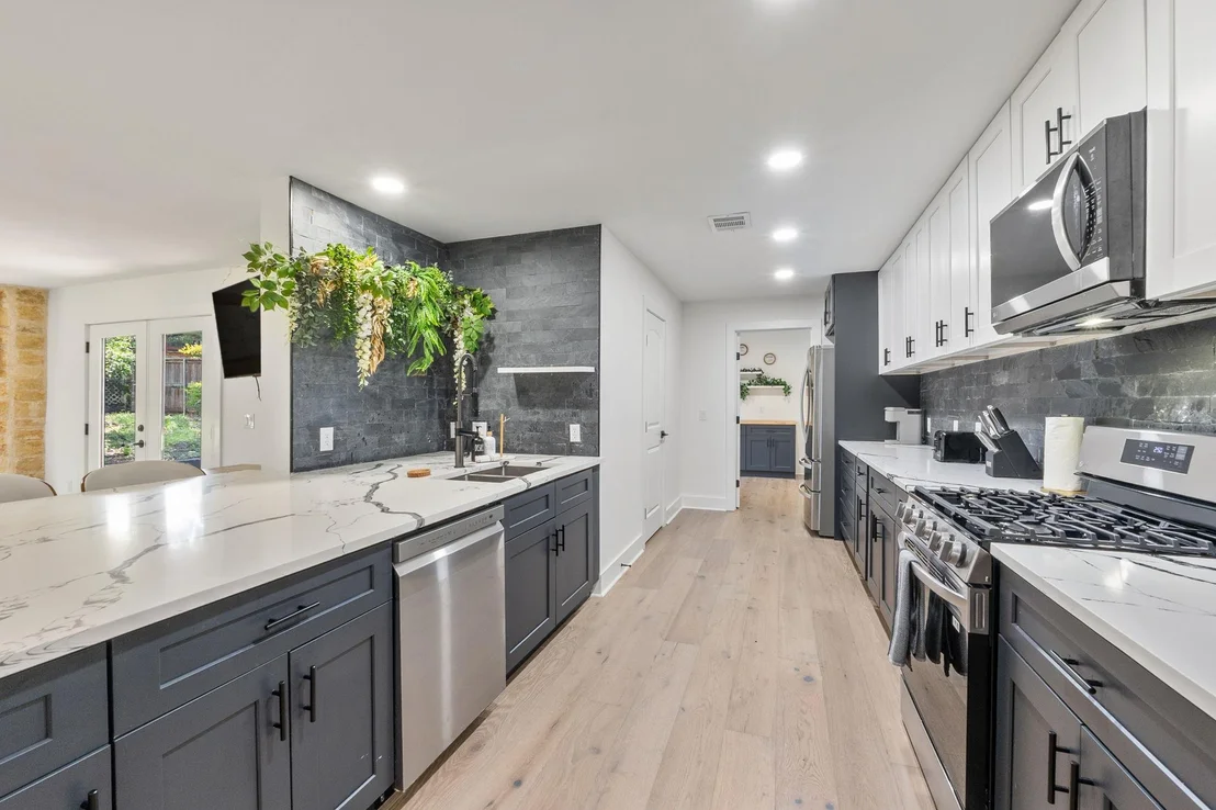Photo of 5800 Marilyn DR