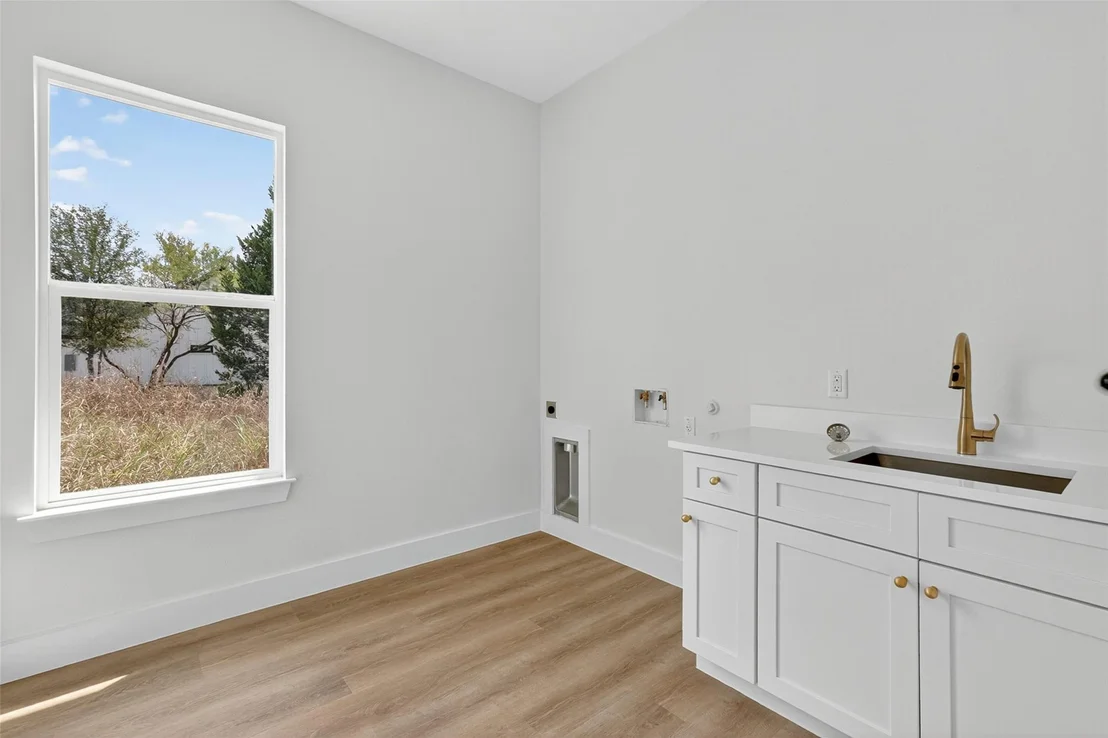Photo of 353 Nene LN