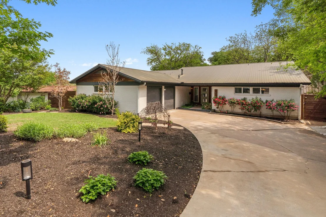 Photo of 1803 Cedar Ridge DR