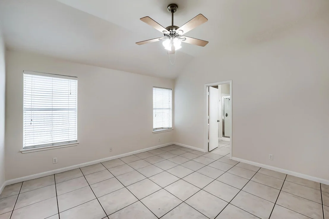 Photo of 409 Willowbrook DR