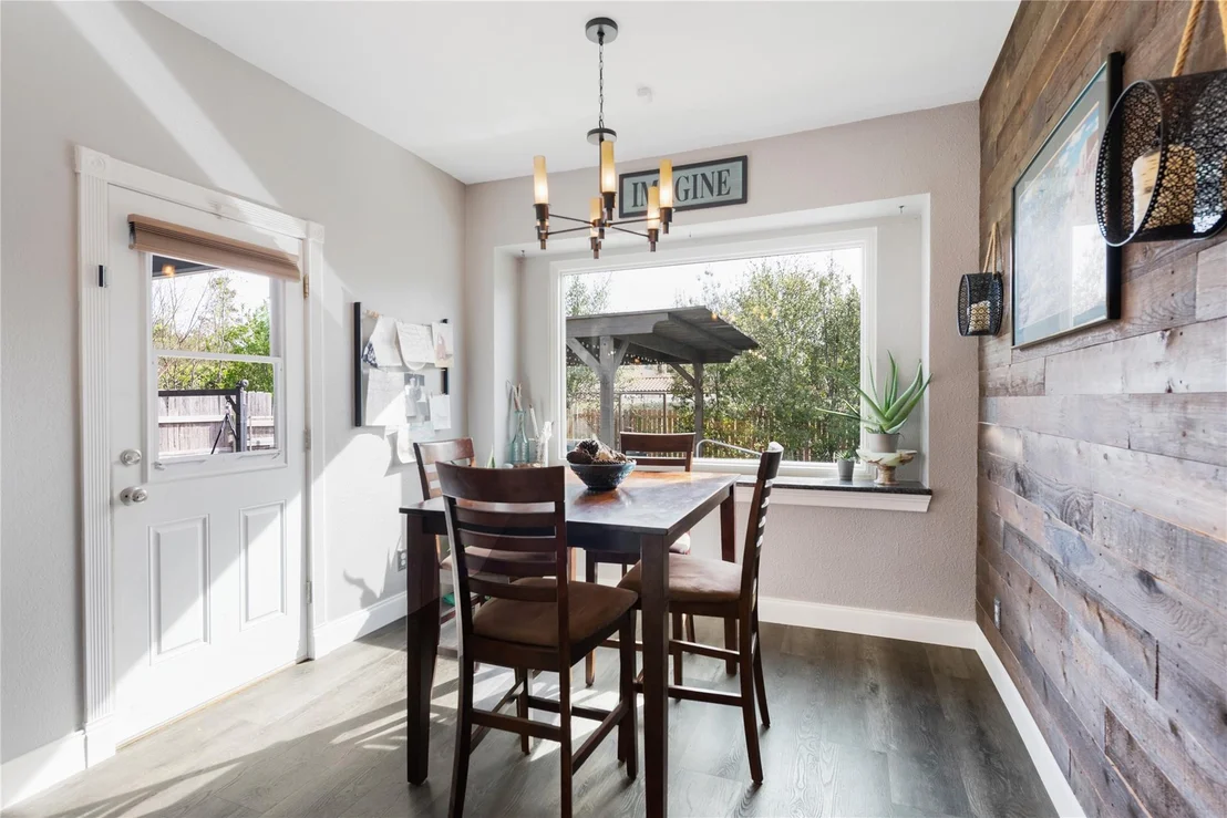 Photo of 261 Tobin DR
