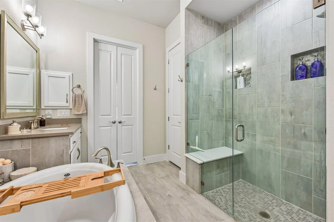 Photo of 240 Diamondback DR