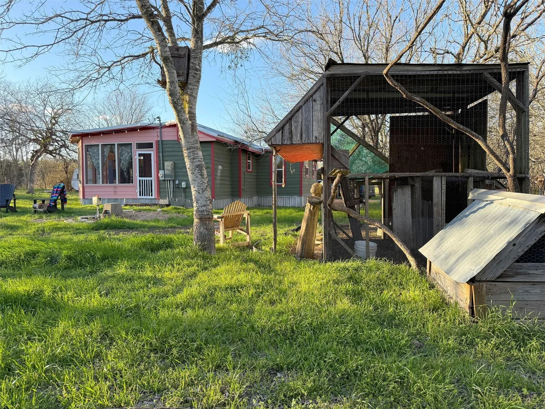 Photo of 1153 Skyline RD