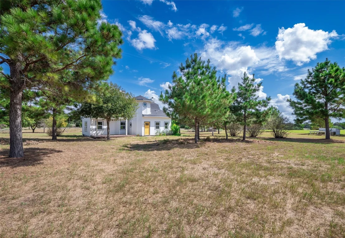 Photo of 245 Country LN