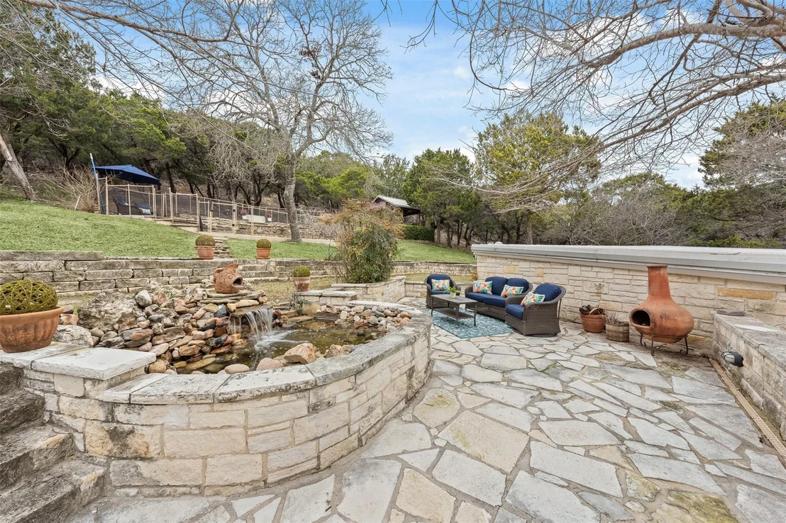 Photo of 5926 Lakeside DR