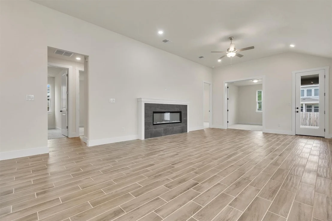 Photo of 8502 Red Bottle Brush RD