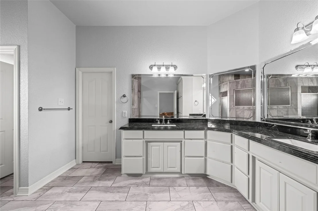 Photo of 4906 Deerwood LOOP