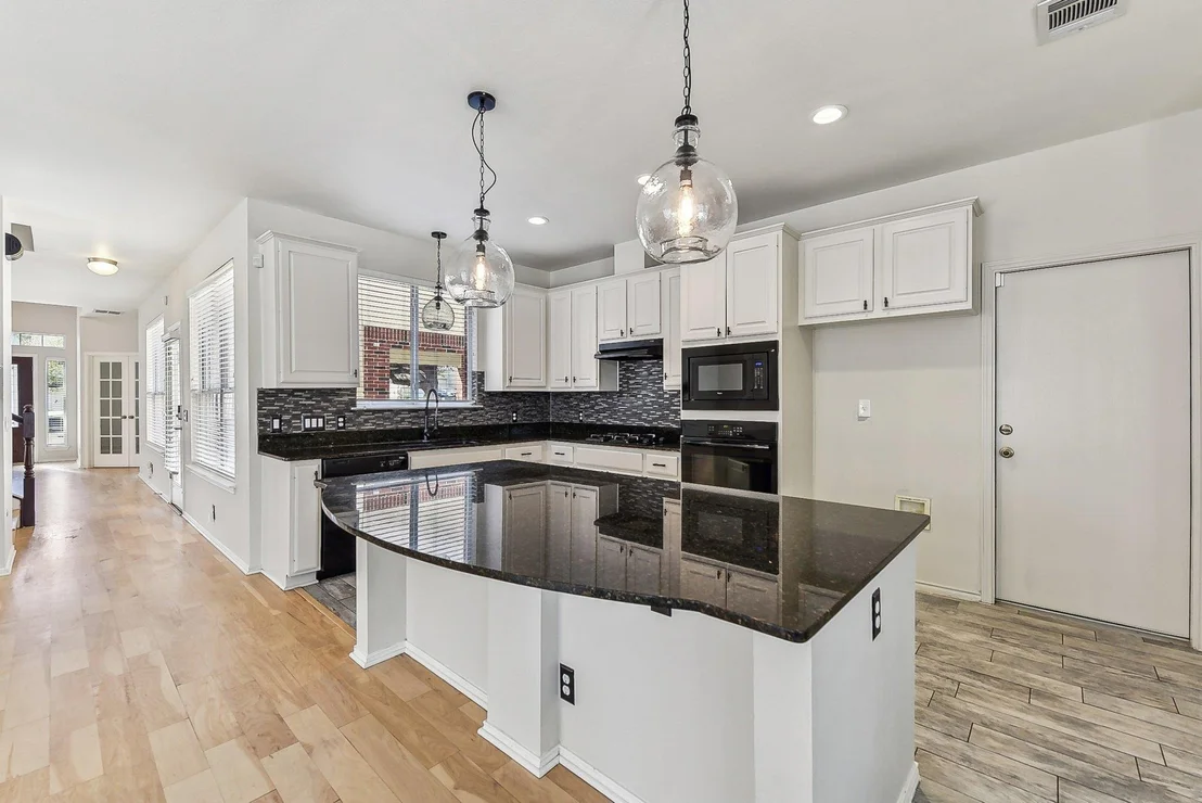 Photo of 3998 Lord Byron CIR