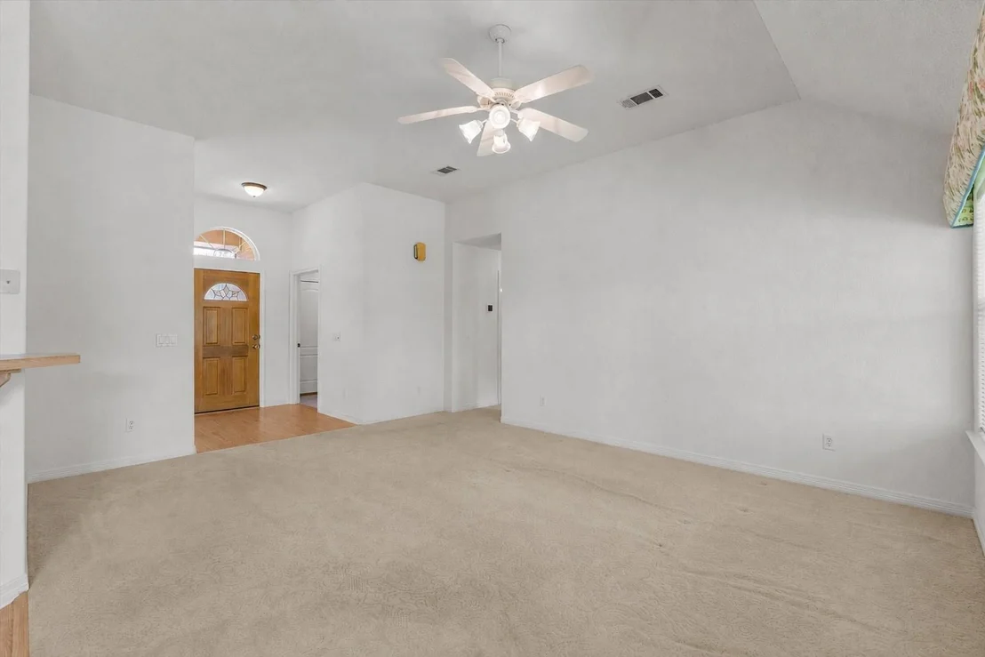 Photo of 106 Stacey LN