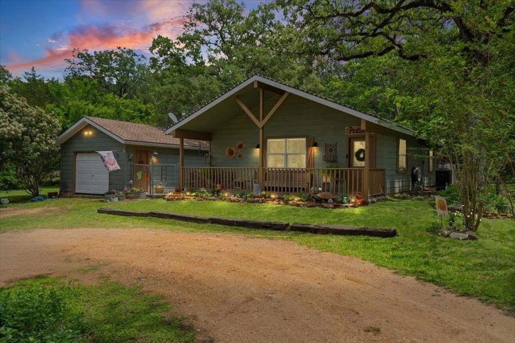 Photo of 107 Mountain Valley DR