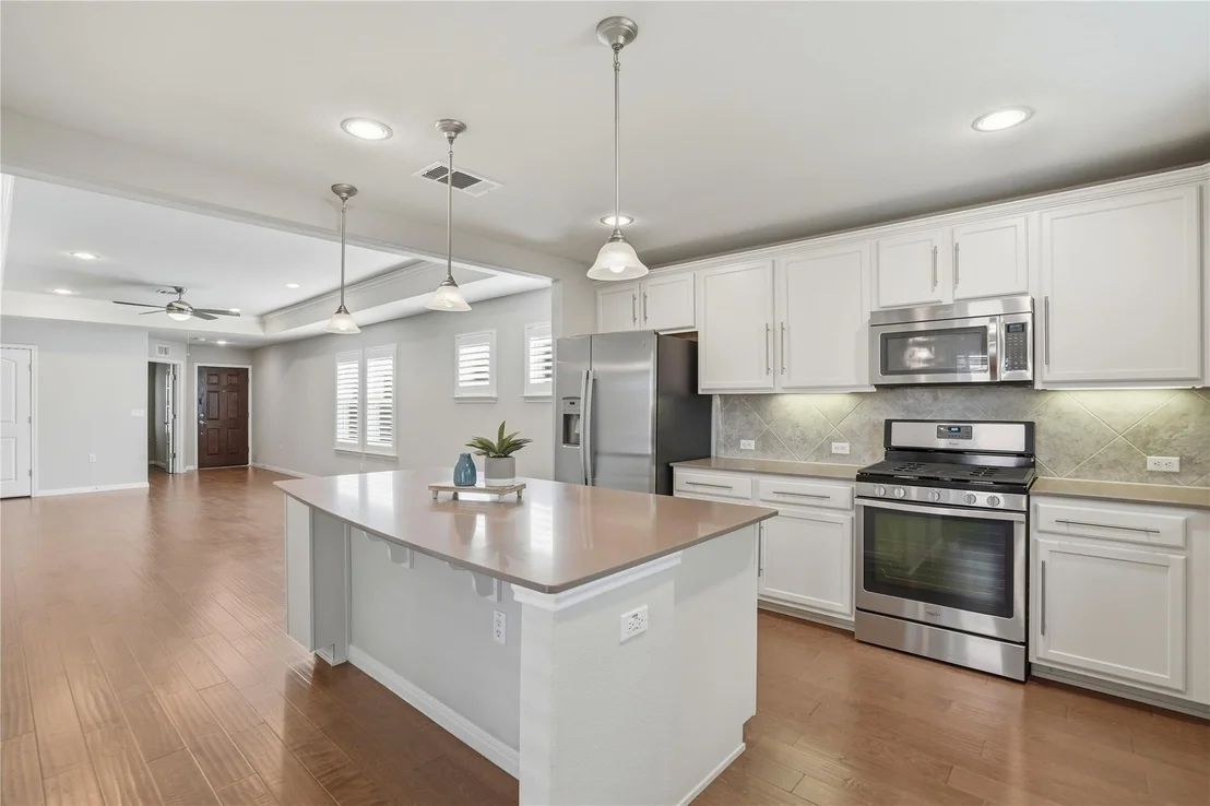 Photo of 821 Hamilton LN