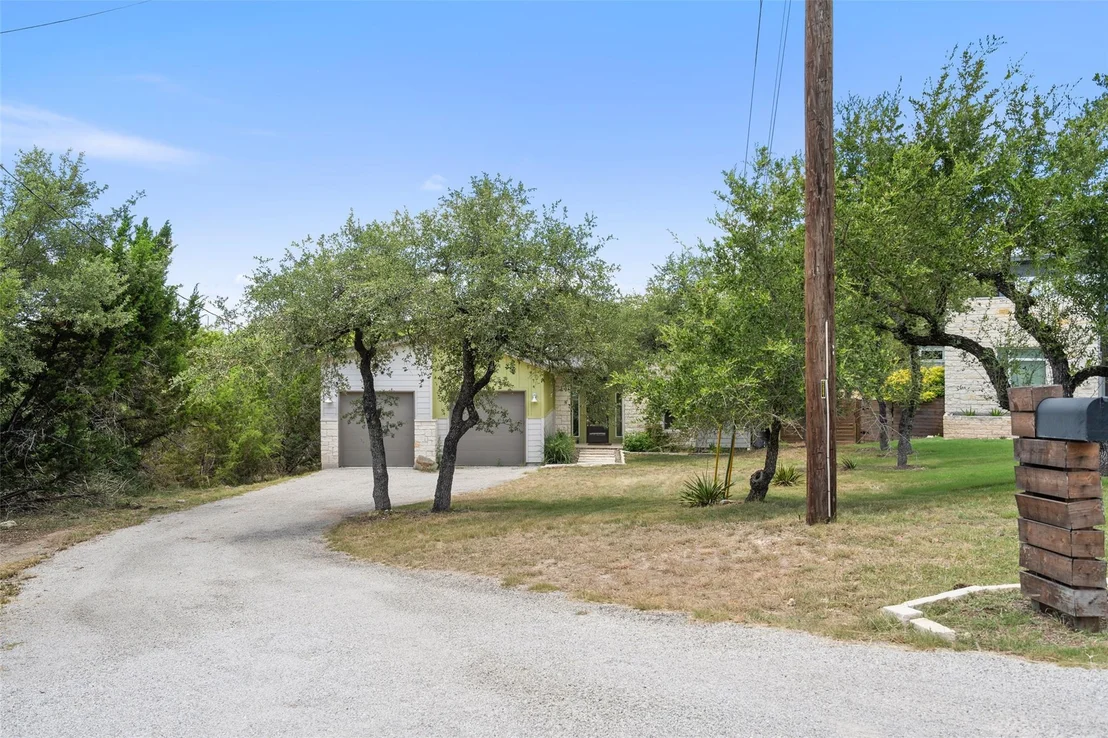 Photo of 17213 Oak Cliff CIR