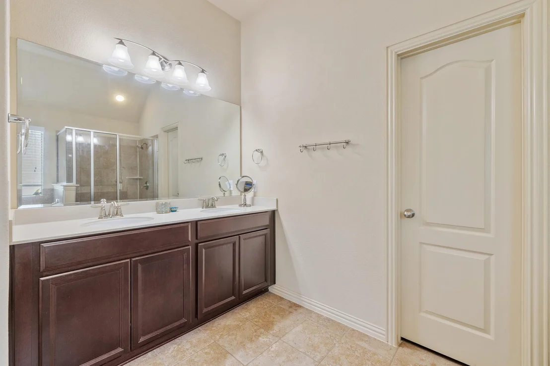 Photo of 921 Tabernash DR