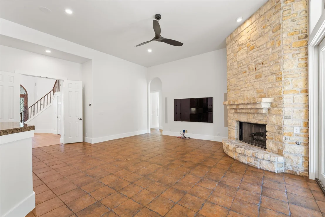 Photo of 4312 Lakeway BLVD