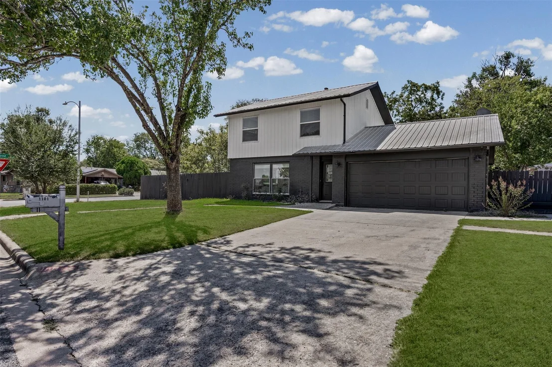 Photo of 1101 Kenyon DR