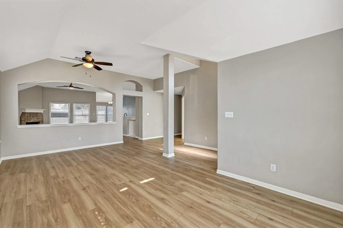 Photo of 214 River Park LN