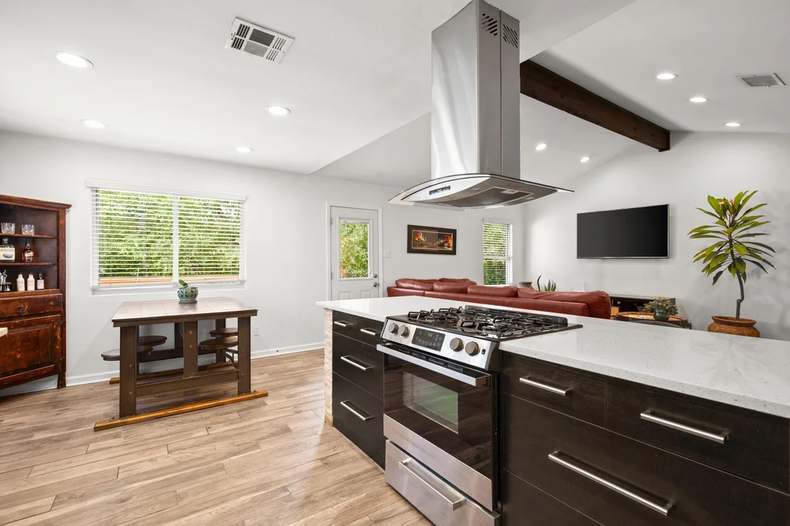 Photo of 1604 Sahara Ave