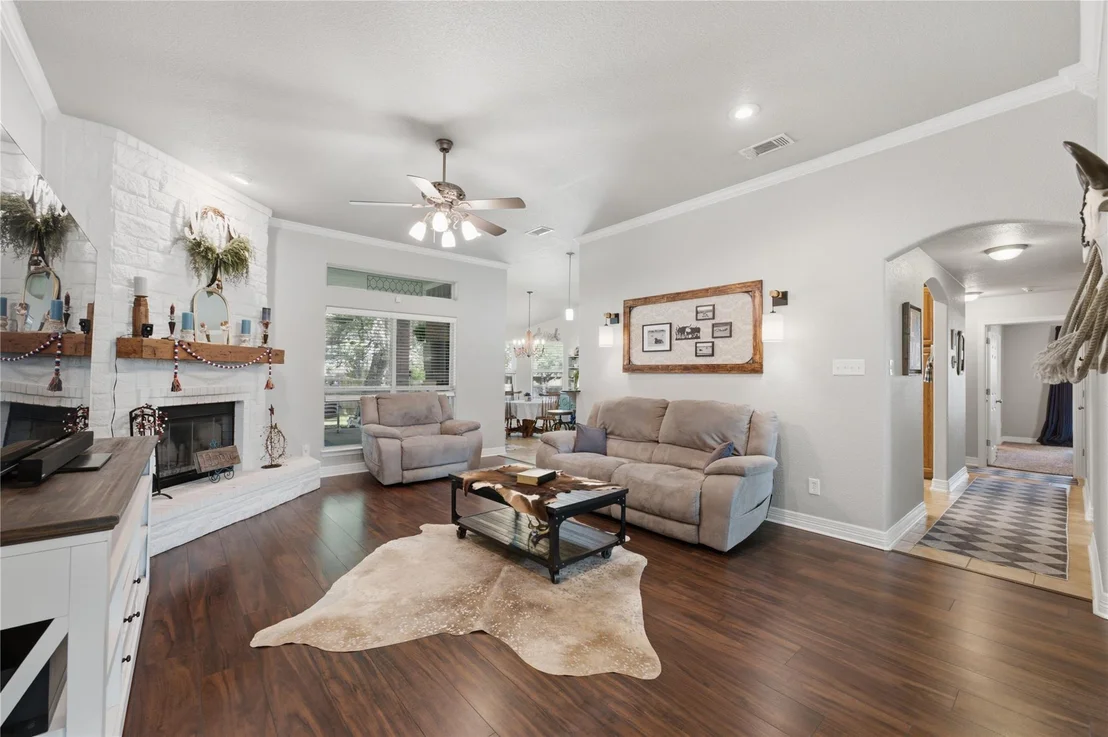 Photo of 302 Wrought Iron DR