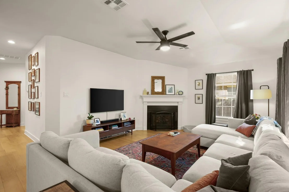 Photo of 3400 Lynnbrook DR