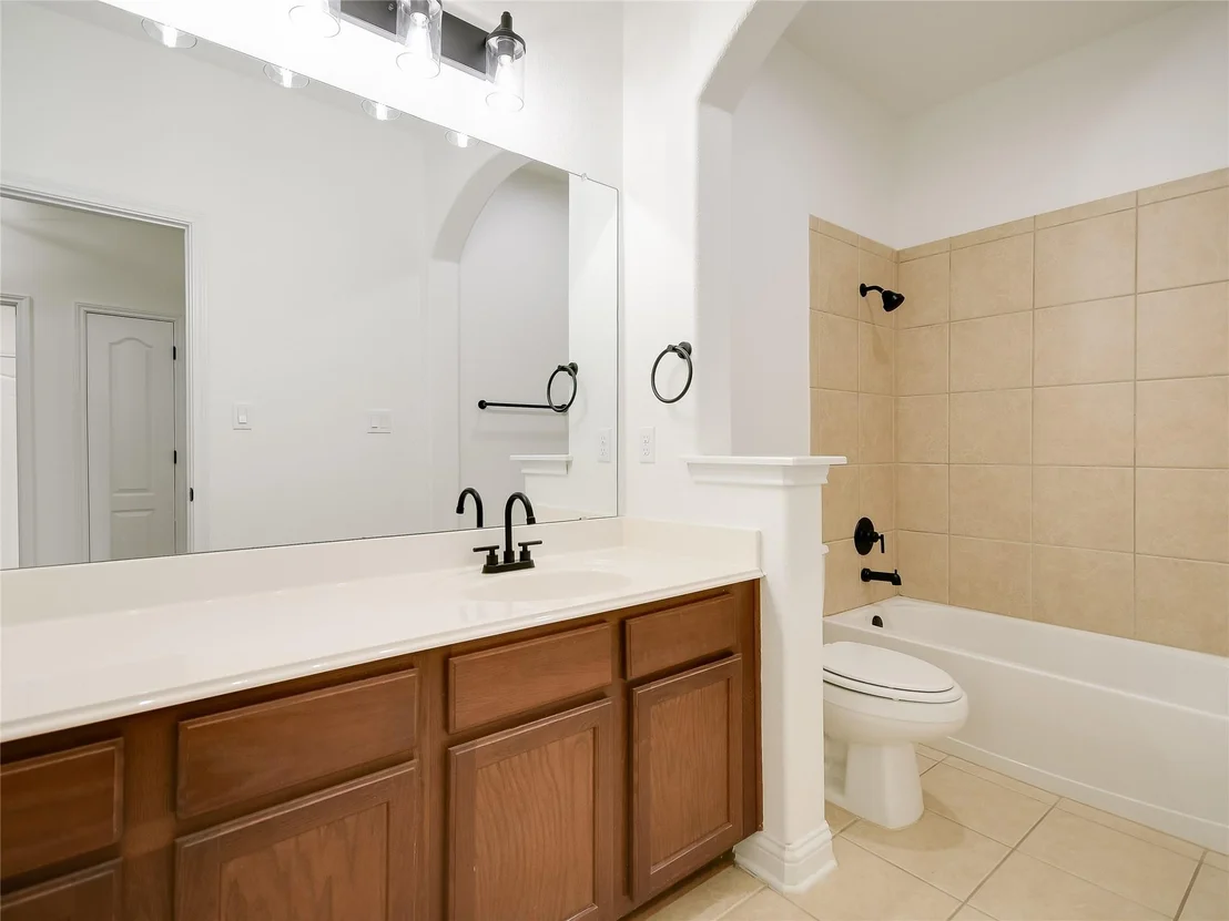 Photo of 15701 Sayan CV