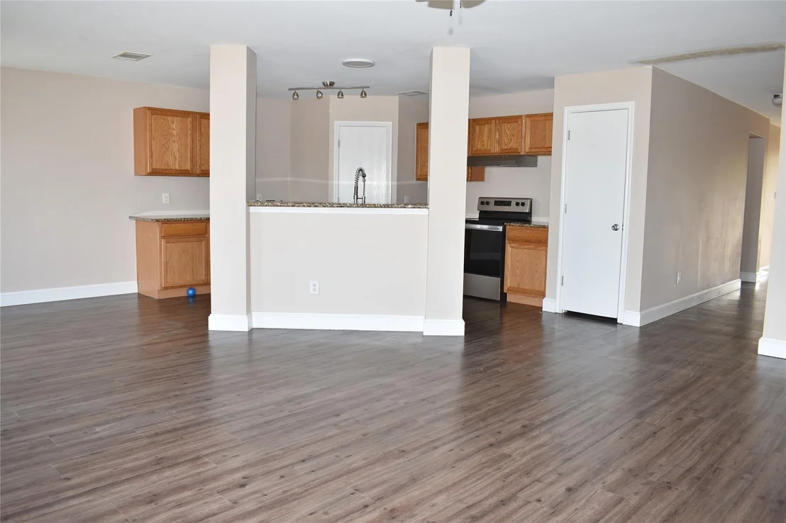 Photo of 804 Lavaca LOOP