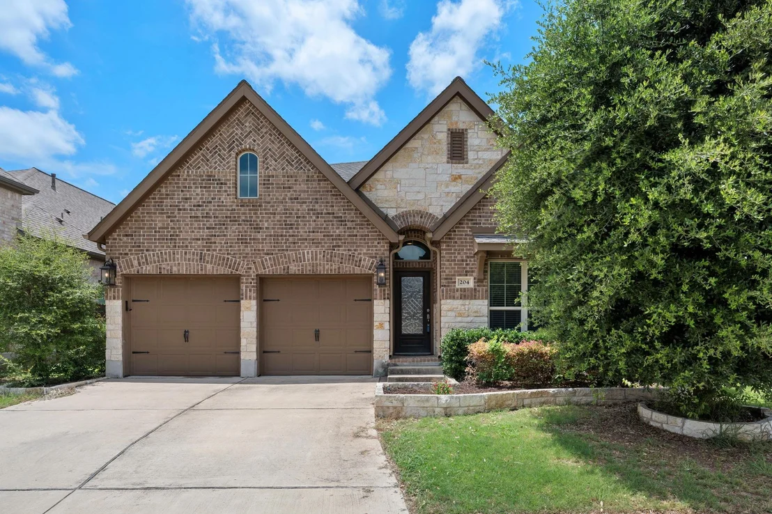 Photo of 204 Lacey Oak LOOP