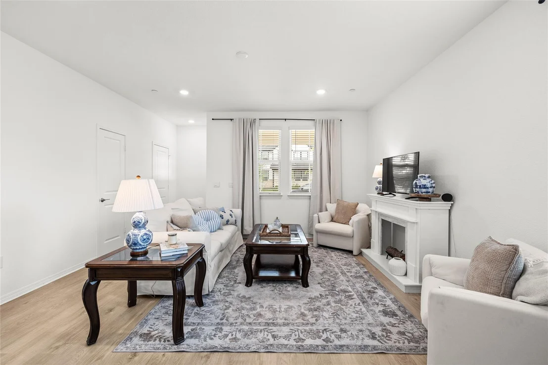 Photo of 2557 Caleb Asher LOOP
