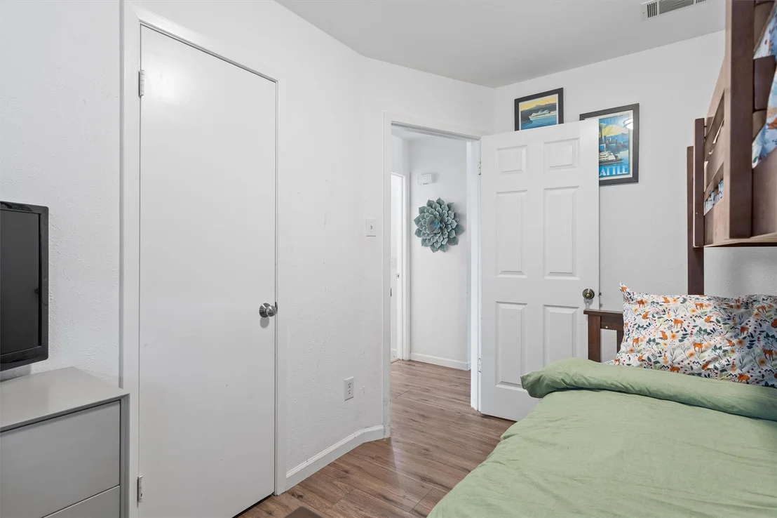 Photo of 705 Chestnut XING
