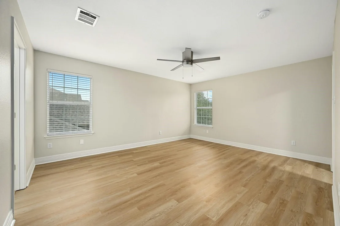 Photo of 912 Yellowstone DR