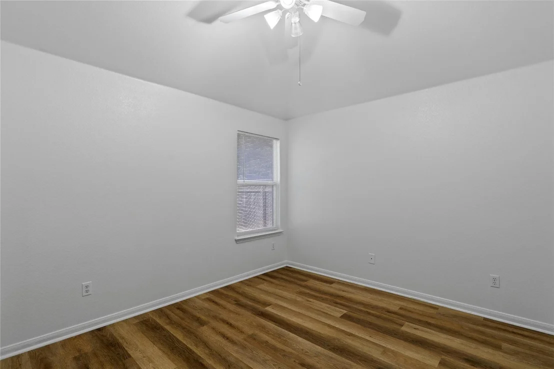Photo of 1831 White Indigo TRL