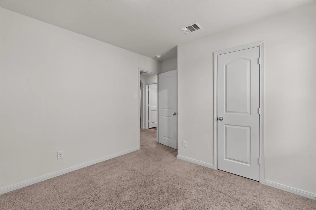 Photo of 212 Hyacinth WAY