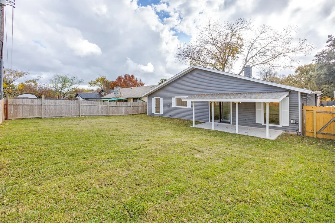 Photo of 1720 Pine Knoll DR