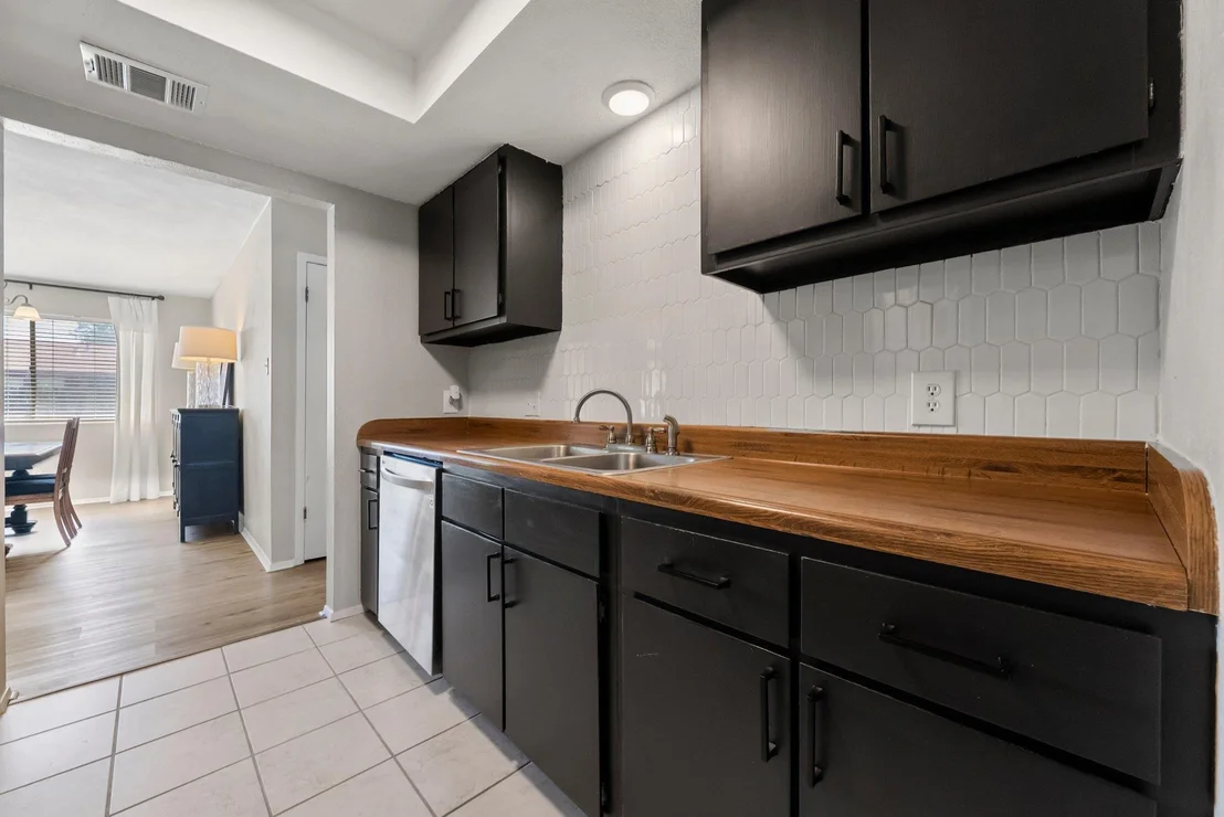 Photo of 1902 Cameo DR