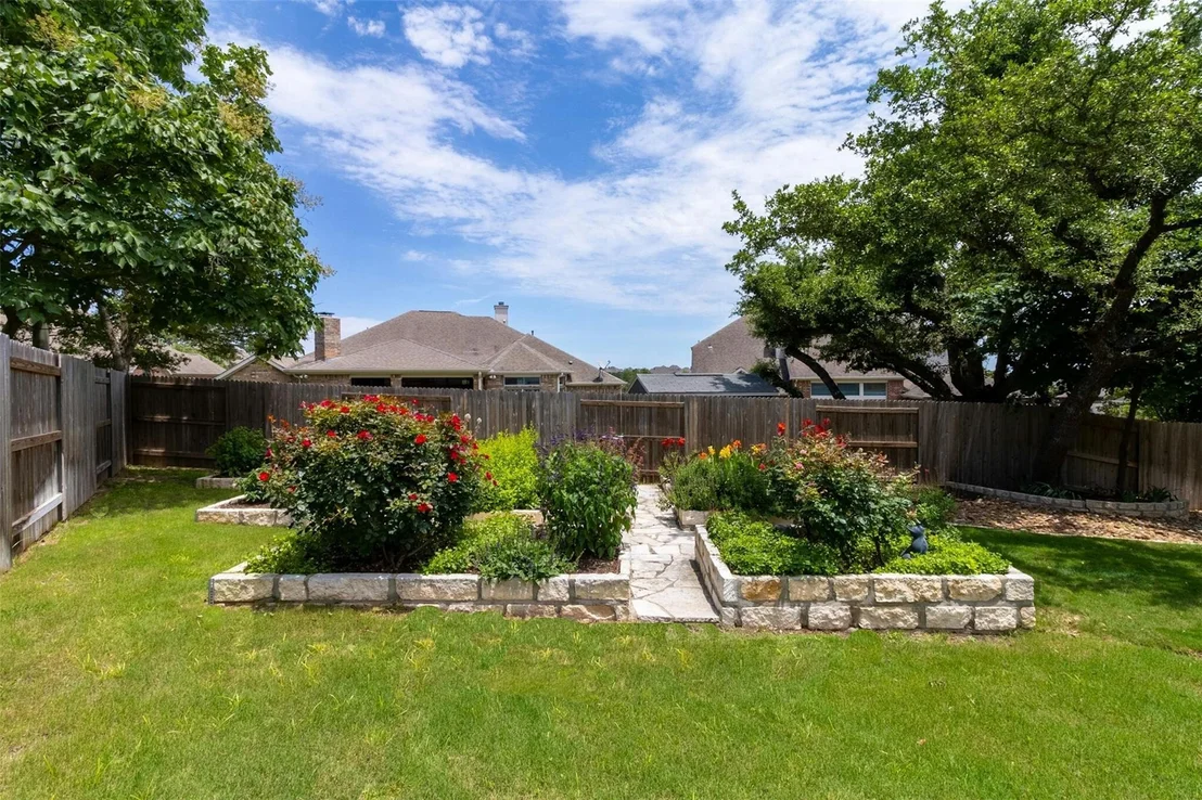 Photo of 204 Saddleback RD