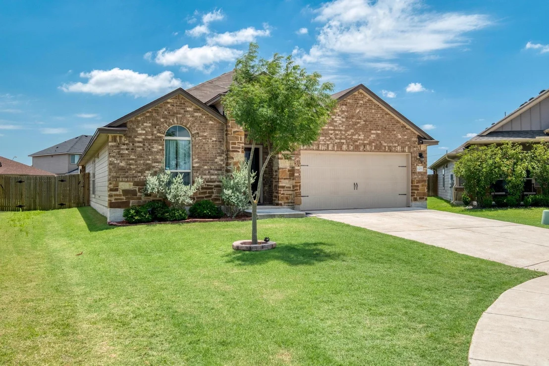 Photo of 125 Lillian DR