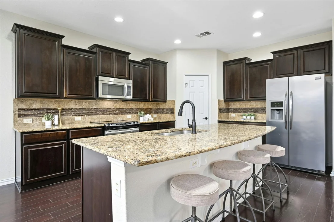 Photo of 1409 Middlefield CT