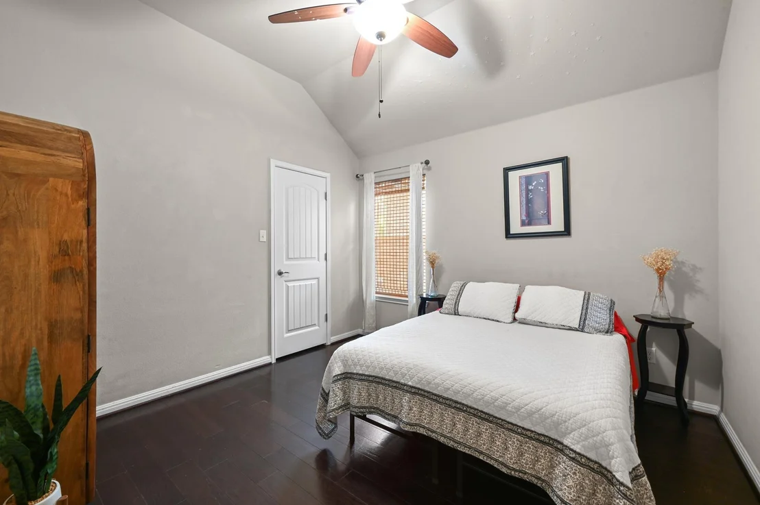 Photo of 114 Drury LN