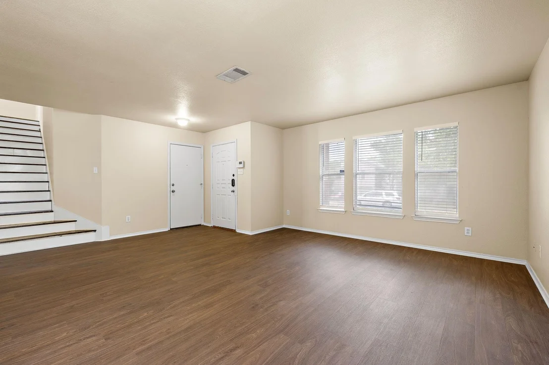Photo of 2104 Deer Creek TRL