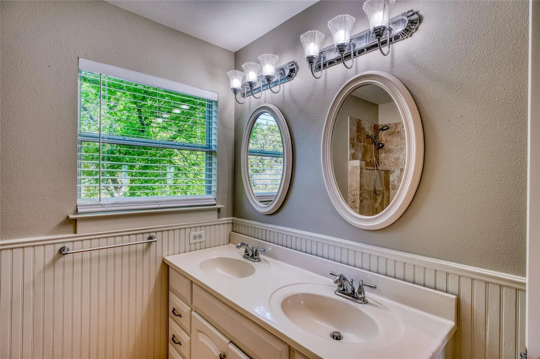 Photo of 535 Greenridge RD