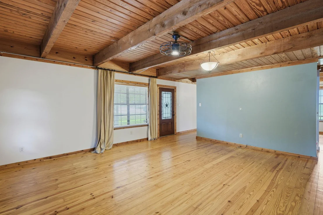 Photo of 903 SUMMIT CRES