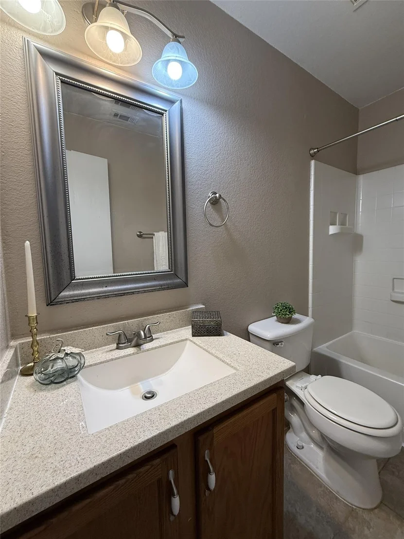 Photo of 3902 Louise Lee DR