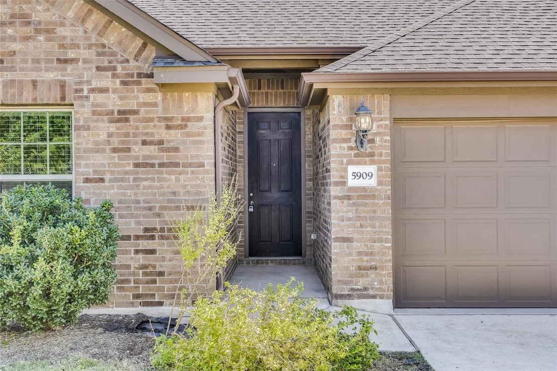 Photo of 5909 Toscana TRCE