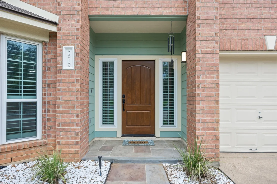 Photo of 8610 Axis DR