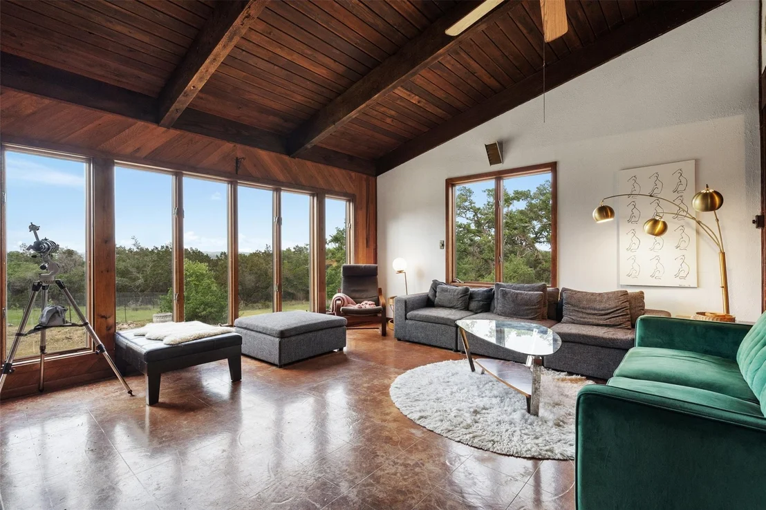 Photo of 307 Valley Ridge RD