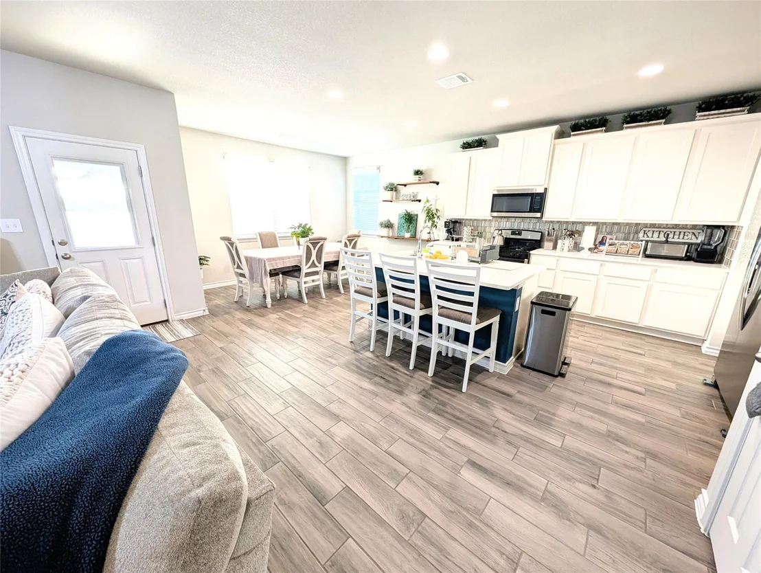 Photo of 226 Thornless CIR