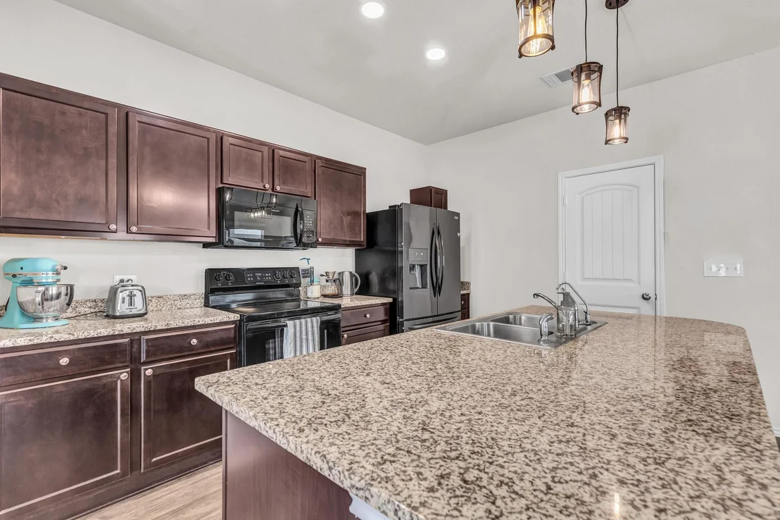 Photo of 5812 Brampton LN