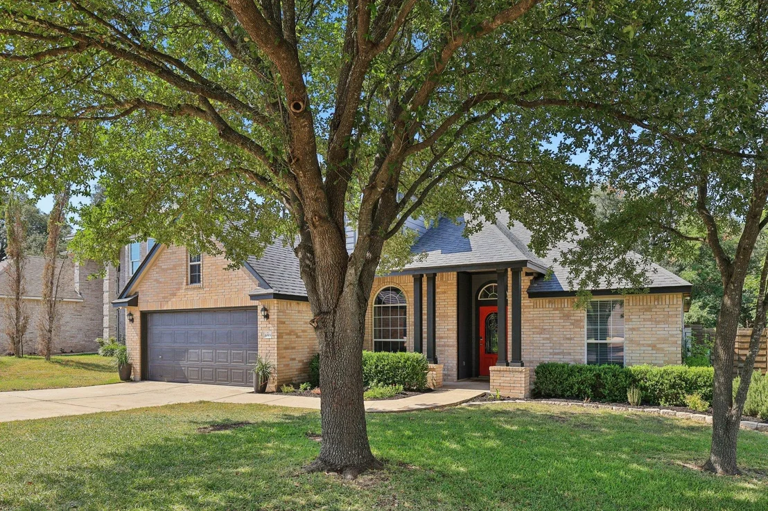 Photo of 653 River Bluff CIR